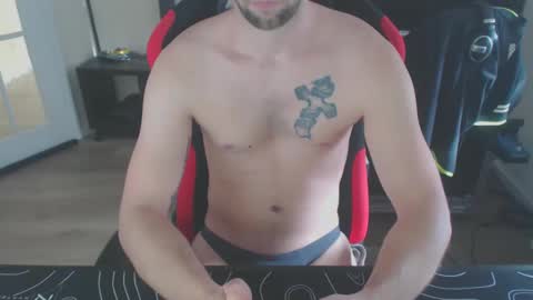 boy_t0y89 online show from 02-07-25, 11:23