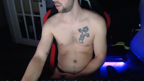 boy_t0y89 online show from 03-10-25, 06:12