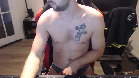 boy_t0y89 online show from 10-20-25, 06:36