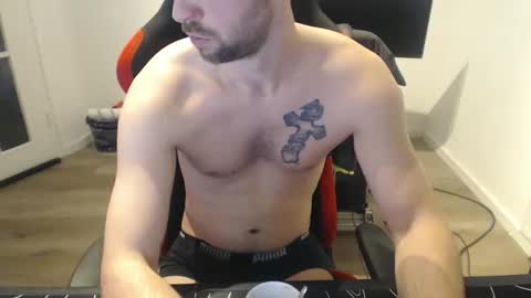 Snapshot of boy_t0y89 chatting on 01-14-26, 07:47 boy_t0y89 online show from 01-14-26, 07:47