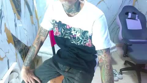 Snapshot of boy_tatto77 chatting on 01-13-26, 06:13 boy_tatto77 online show from 01-13-26, 06:13