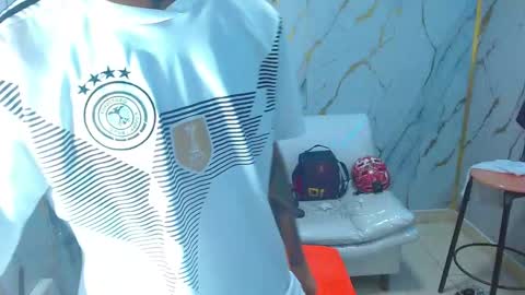 Snapshot of boy_tatto77 chatting on 01-14-26, 04:34 boy_tatto77 online show from 01-14-26, 04:34