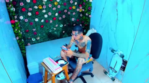 boy_tatto77 online show from 04-15-26, 01:56