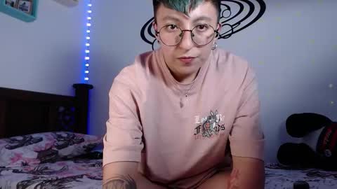 Edward ftm trans queerslave online show from 11-22-25, 01:59