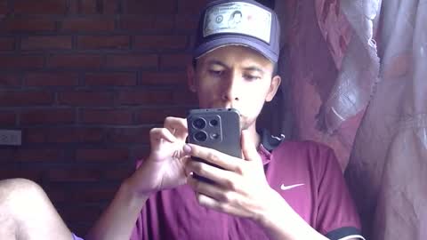 Snapshot of boycumlatino21 chatting on 01-18-26, 05:17 Boy online show from 01-18-26, 05:17