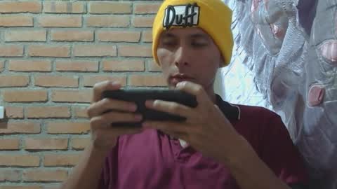 Snapshot of boycumlatino21 chatting on 02-22-26, 12:01 Boy online show from 02-22-26, 12:01