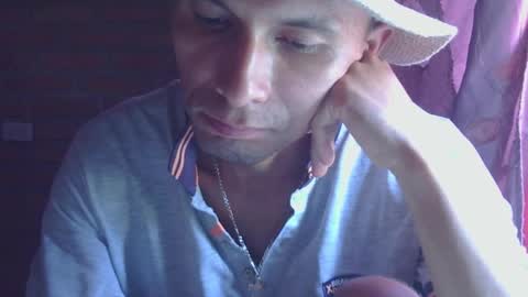 Snapshot of boycumlatino21 chatting on 05-14-26, 06:04 Boy online show from 05-14-26, 06:04