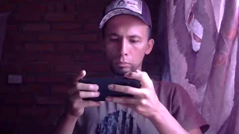 Snapshot of boycumlatino21 chatting on 05-30-26, 04:04 Boy online show from 05-30-26, 04:04