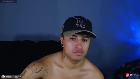 Snapshot of boylatin_777 chatting on 11-05-25, 02:17 miguel online show from 11-05-25, 02:17