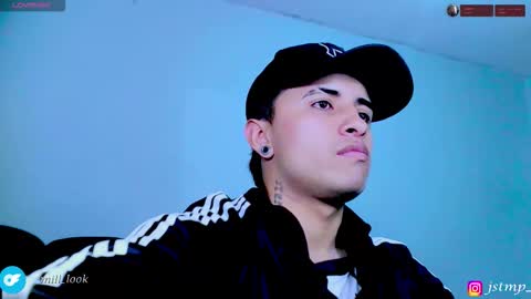 Snapshot of boylatin_777 chatting on 11-27-25, 03:41 miguel online show from 11-27-25, 03:41