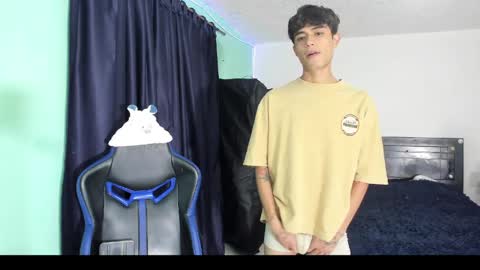 boys4hot_777 online show from 03-29-26, 12:21