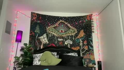 Puddin online show from 11-09-25, 03:38