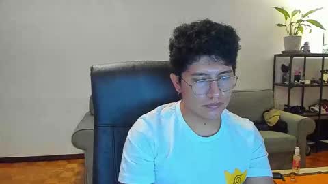 Snapshot of boytwink_20 chatting on 11-06-25, 10:32 boytwink_20 online show from 11-06-25, 10:32