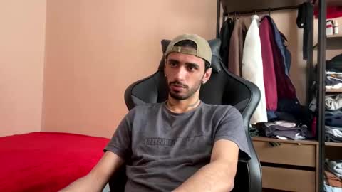 Snapshot of boyzinm2 chatting on 01-13-26, 12:32 boyzinm2 online show from 01-13-26, 12:32