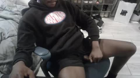 Snapshot of bquen400 chatting on 09-19-25, 05:02 bquen400 online show from 09-19-25, 05:02