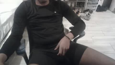 Snapshot of bquen400 chatting on 03-09-26, 02:32 bquen400 online show from 03-09-26, 02:32