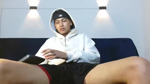 Snapshot of br4ndon_cooper chatting on 09-18-25, 02:52 Brandon online show from 09-18-25, 02:52