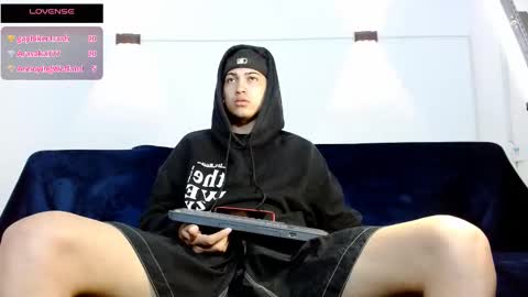 Snapshot of br4ndon_cooper chatting on 09-27-25, 12:43 Brandon online show from 09-27-25, 12:43