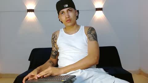 Snapshot of br4ndon_cooper chatting on 12-19-25, 02:02 Brandon online show from 12-19-25, 02:02