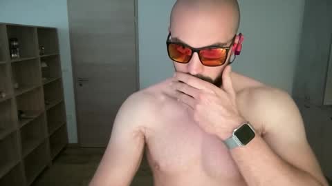 Snapshot of brabroshow chatting on 03-11-26, 12:44 BraBro online show from 03-11-26, 12:44