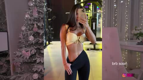 Snapshot of brabuss_ chatting on 01-11-26, 11:10 Lana online show from 01-11-26, 11:10