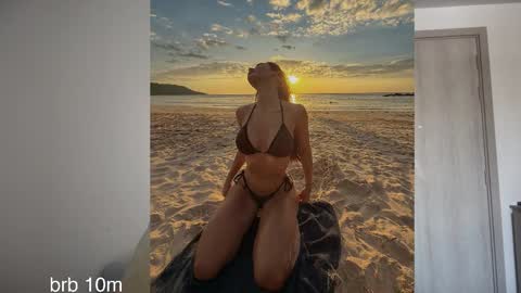 Snapshot of brabuss_ chatting on 02-09-26, 03:21 Lana online show from 02-09-26, 03:21