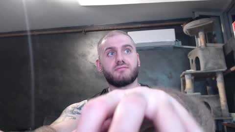 Snapshot of brad_pittfall chatting on 11-01-25, 07:38 ask me online show from 11-01-25, 07:38