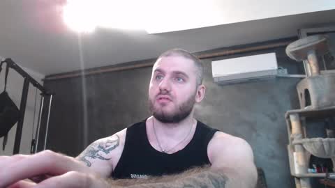 Snapshot of brad_pittfall chatting on 11-05-25, 09:04 ask me online show from 11-05-25, 09:04