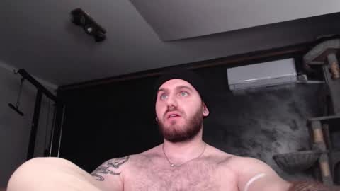 Snapshot of brad_pittfall chatting on 11-12-25, 10:09 ask me online show from 11-12-25, 10:09