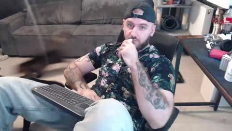 Snapshot of brad_pittfall chatting on 11-26-25, 05:58 ask me online show from 11-26-25, 05:58