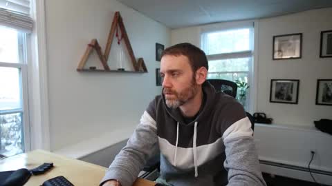 Snapshot of bradbronton chatting on 12-17-25, 07:09 BradBronton online show from 12-17-25, 07:09