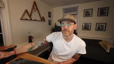 Snapshot of bradbronton chatting on 03-16-26, 10:52 BradBronton online show from 03-16-26, 10:52