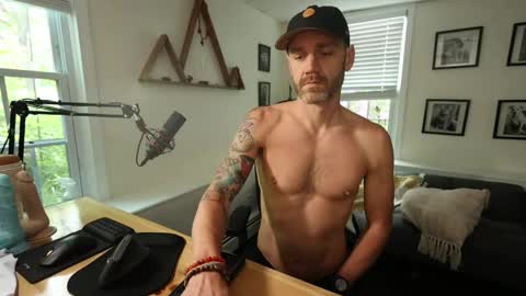 Snapshot of bradbronton chatting on 05-31-26, 11:17 BradBronton online show from 05-31-26, 11:17
