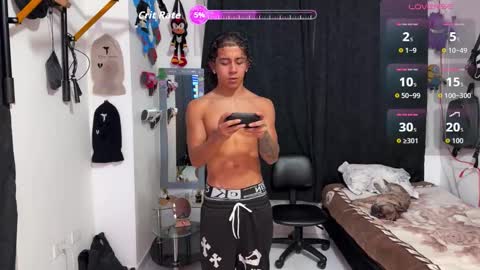 Snapshot of bradley_strong_ chatting on 09-30-25, 07:24 Bradley Strong online show from 09-30-25, 07:24