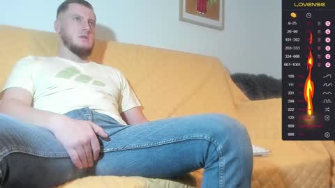 Snapshot of bradryder__ chatting on 12-11-24, 09:52 Call me Alex online show from 12-11-24, 09:52