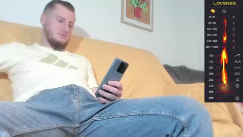 Snapshot of bradryder__ chatting on 01-17-25, 09:28 Call me Alex online show from 01-17-25, 09:28