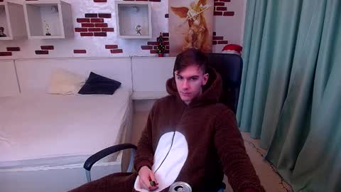 Snapshot of bradyflint chatting on 12-16-25, 05:23 BradyFlint online show from 12-16-25, 05:23