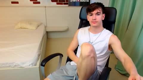 Snapshot of bradyflint chatting on 03-05-26, 05:47 BradyFlint online show from 03-05-26, 05:47