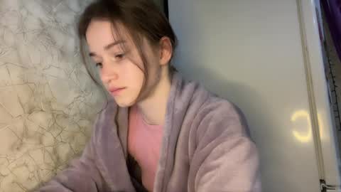 Kate online show from 03-25-26, 06:47