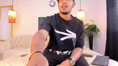 Snapshot of brand_collins chatting on 11-20-25, 12:49 Brand online show from 11-20-25, 12:49