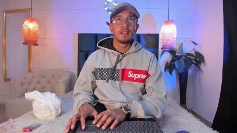 Snapshot of brand_collins chatting on 11-26-25, 11:11 Brand online show from 11-26-25, 11:11