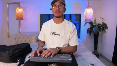 Snapshot of brand_collins chatting on 11-29-25, 10:18 Brand online show from 11-29-25, 10:18