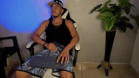 Snapshot of brand_collins chatting on 12-13-25, 08:25 Brand online show from 12-13-25, 08:25