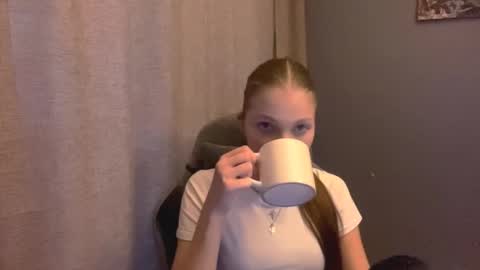 Alice online show from 10-22-25, 12:27