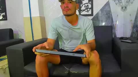 Snapshot of brandon_bless chatting on 07-07-26, 08:35 brandon_bless online show from 07-07-26, 08:35