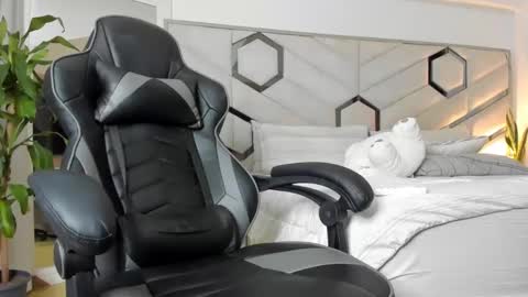 Brandon and Nath online show from 02-02-25, 03:54