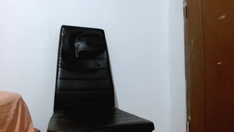 Snapshot of brandonstond chatting on 05-11-26, 04:51 Brandon online show from 05-11-26, 04:51