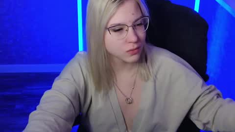 Belle  online show from 01-12-25, 02:24