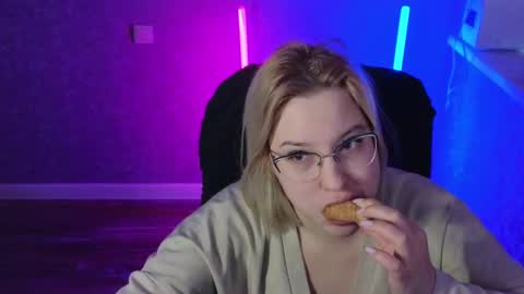 Belle  online show from 02-13-25, 03:07