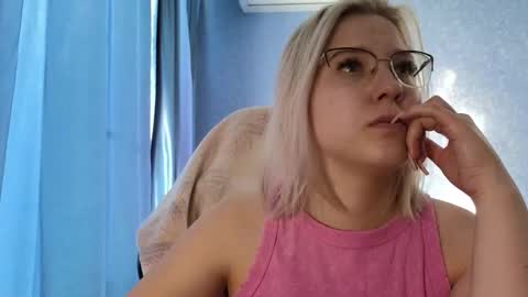 Belle  online show from 09-12-25, 02:33